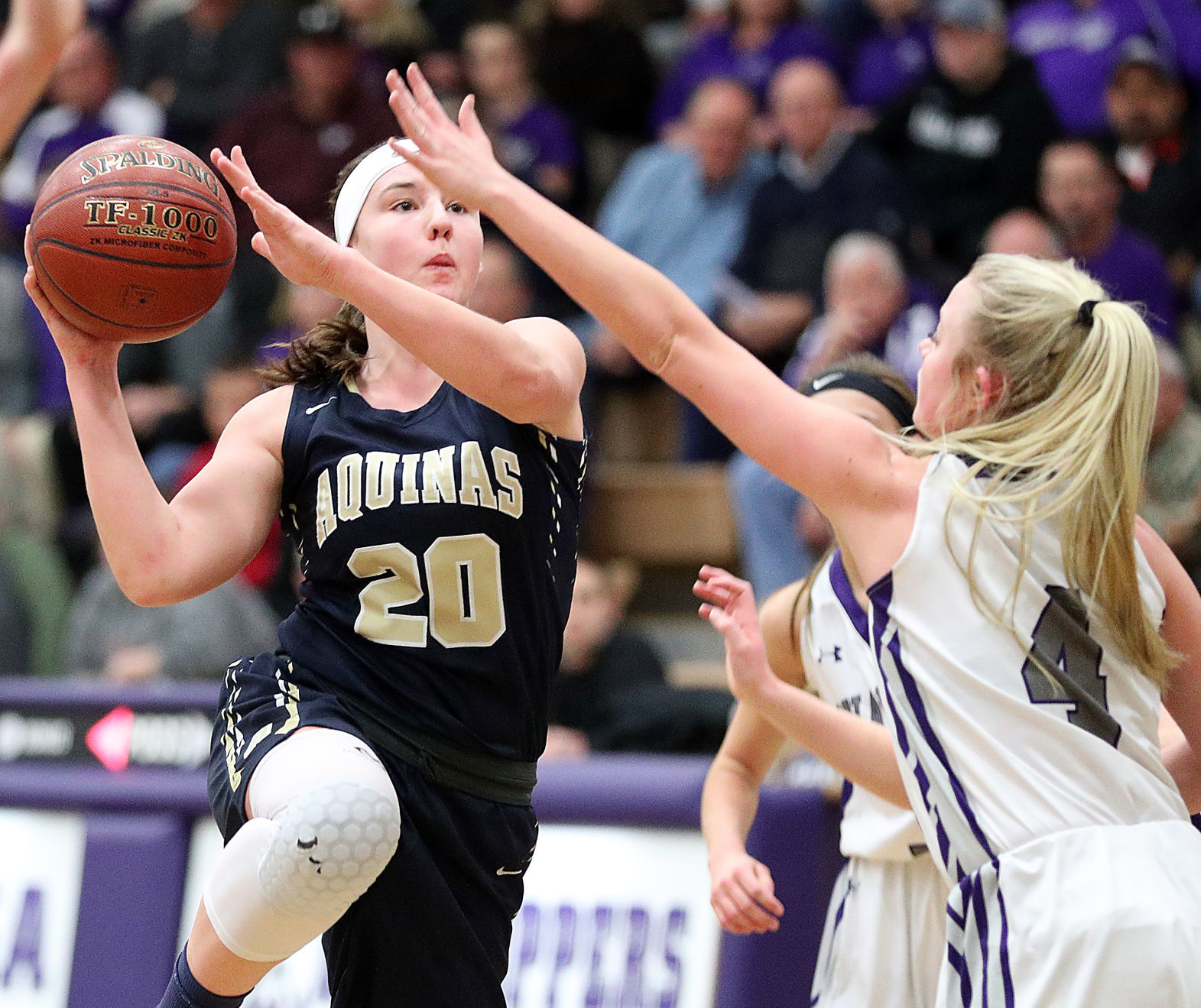 Dec 13: Onalaska vs Aquinas